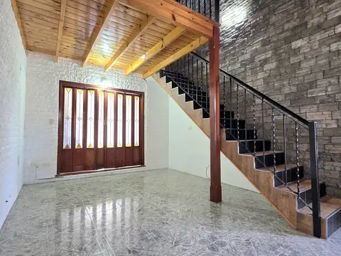 Casa 5 ambientes con 1 baño