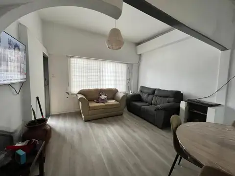 Depto Tipo Casa en Alquiler de 4 ambientes