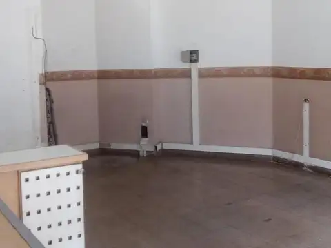 VENTA LOCAL COMERCIAL CHACARITA VIDRIERA AL FRENTE - CON O SIN RENTA