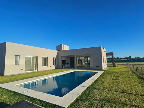 Casa en Alquiler en Countries y Barrios Cerrados en Moreno, USD 1.600