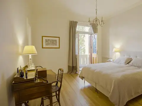 Casa 5 ambientes con 4 baños