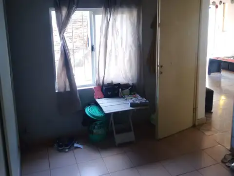 Colonia 4000, Piso 1