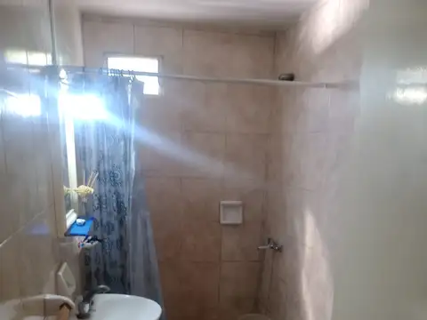 Depto Tipo Casa en Alquiler en Sarandi, $ 550.000