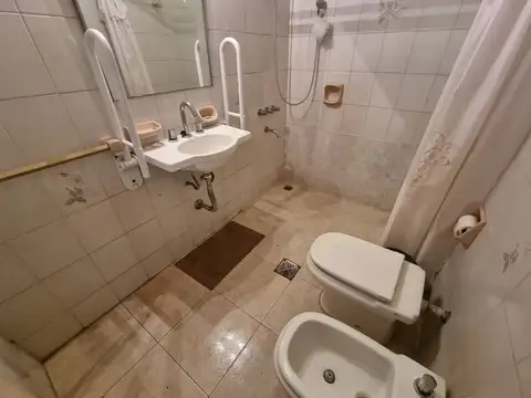 SE VENDE PROPIEDAD SOBRE AVENIDA LUJAN