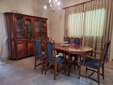Casa 5 ambientes con 2 baños
