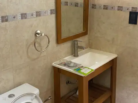 Casa 2 ambientes con 1 baño