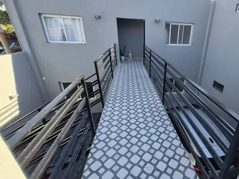 Salto 200, Piso 1