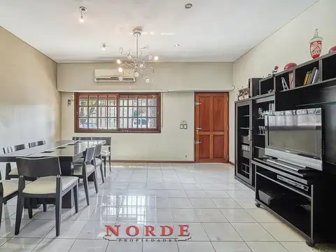 Casa 5 ambientes con 2 baños