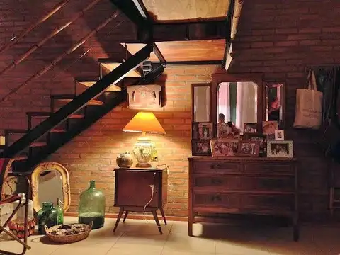 Casa en Venta con 3 cocheras