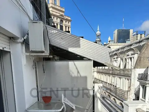 Oficina de 2 ambientes con balcón terraza en excelente ubicación