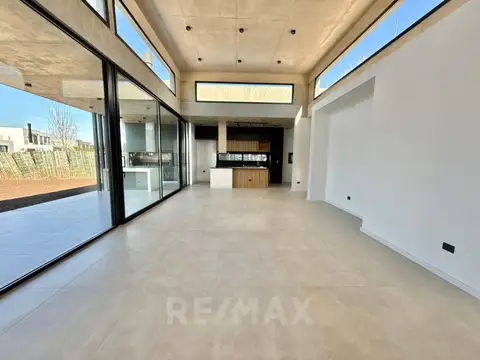 VENTA CASA LA CALESA PILARA