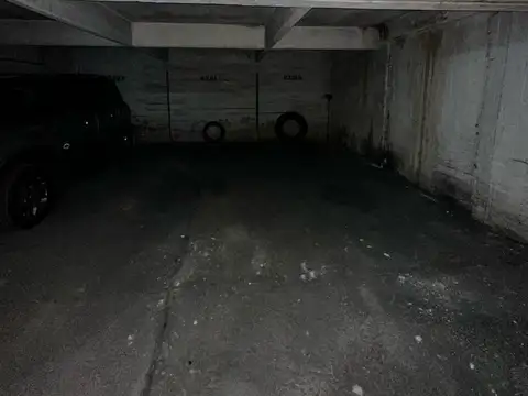 VENTA COCHERA EN RIOJA AL 900