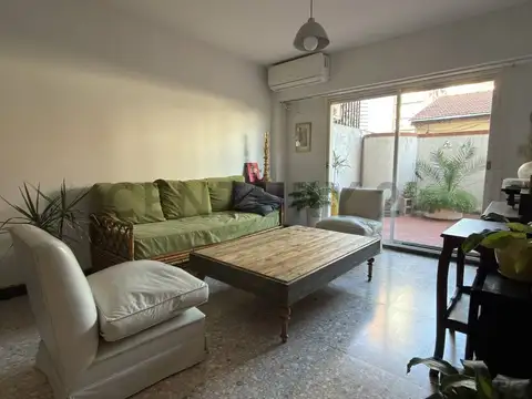 Depto 4 amb. cfte con hermoso patio
