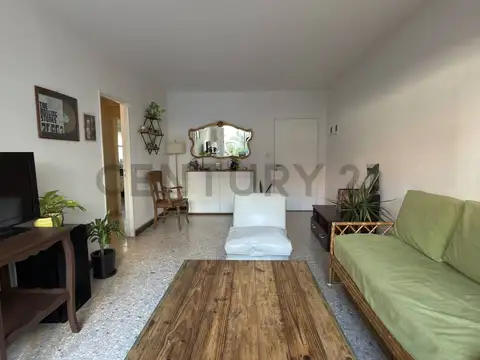 Depto 4 amb. cfte con hermoso patio