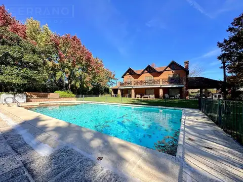 Venta casa de 5  dormitorios en Estancias Del Pilar, Champagnat. Pilar