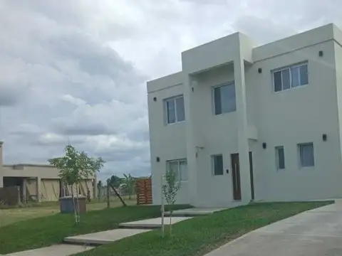 Casa  en Venta en Santa Elena, Pilar, G.B.A. Zona Norte