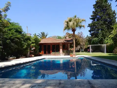 Casa 5 ambientes con 3 baños