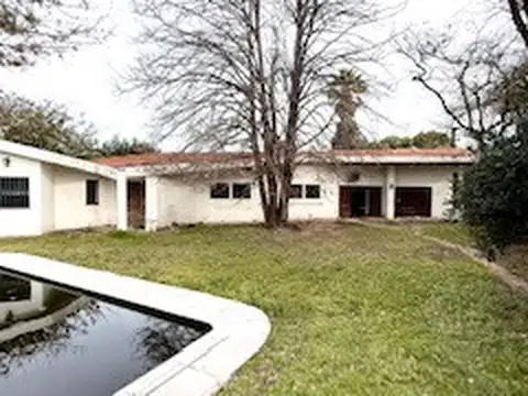 ALQUILER CASA PARA USO COMERCIAL O FAMILIAR A MTS DE CALLE LAPLACE