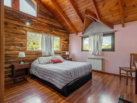 Casa en Venta con 4 cocheras