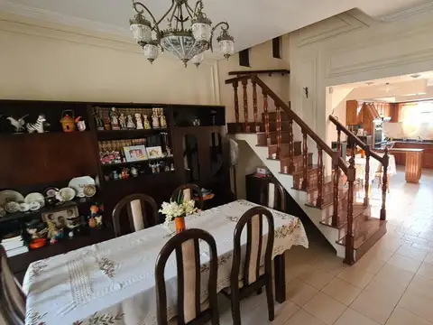 Casa 4 ambientes con 3 baños