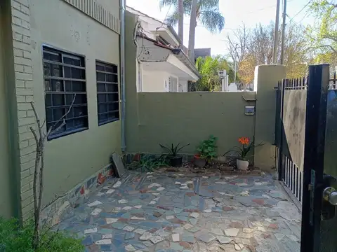 Depto Tipo Casa en Alquiler de 4 ambientes