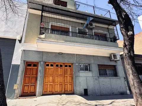 TIPO CASA CONTRAFRENTE 5 AMBIENTES CON TERRAZA