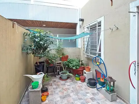 Depto Tipo Casa 2 ambientes con 1 baño