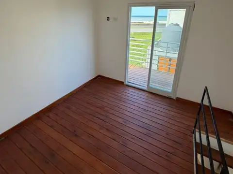 Depto Tipo Casa 2 ambientes con 1 baño