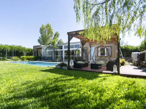 CASA EN VENTA 3 DORMITORIOS AREA 60 LA VICTORIA