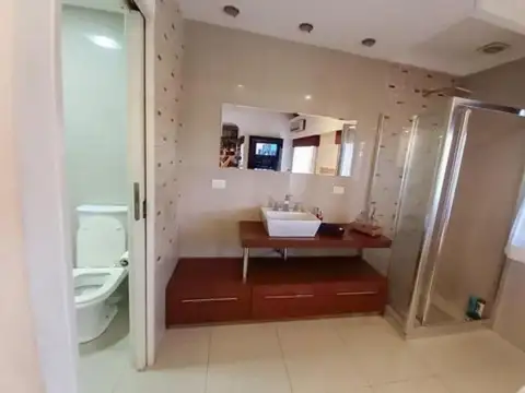 Casa en venta  6 ambientes San justo