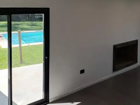 Casa 6 ambientes con 3 baños