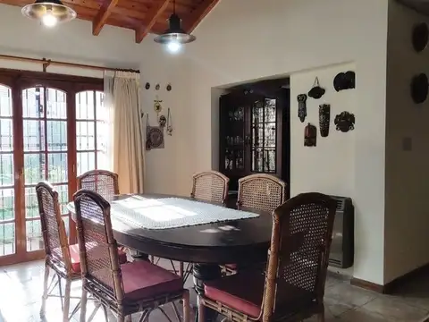 Casa en Venta en Coronel Dorrego, USD 175.000