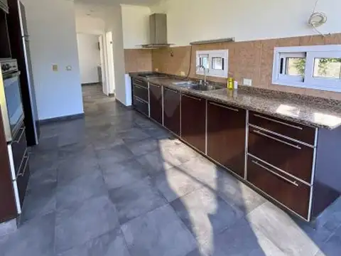 Casa en Venta en Los Ombúes de Hudson, USD 360.000