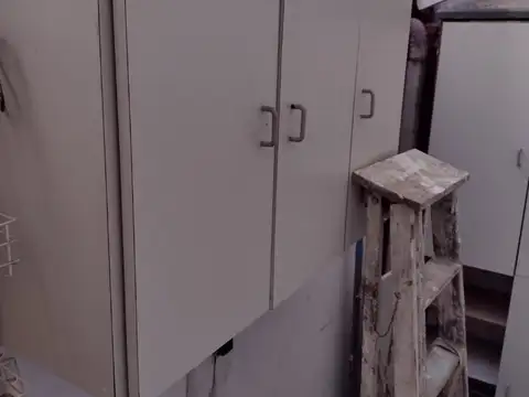 Venta  departamento de 3 ambientes al frente  en Floresta.