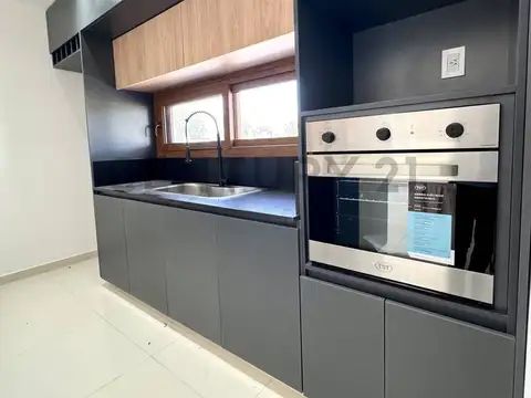 Moderna Casa en San Eliseo Golf | Vista al Golf | Desarrollada en Planta Baja con Terraza Panorámica