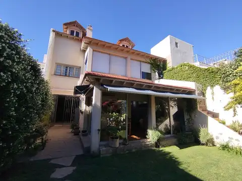 Avenida Emilio Civit 100