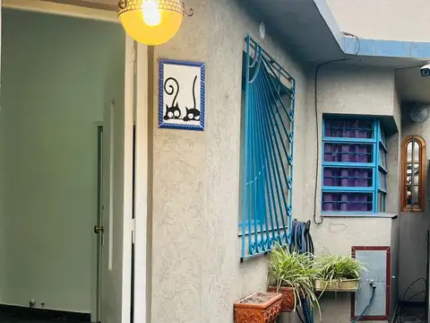 Depto Tipo Casa en Venta en Ramos Mejia Sur, USD 105.000