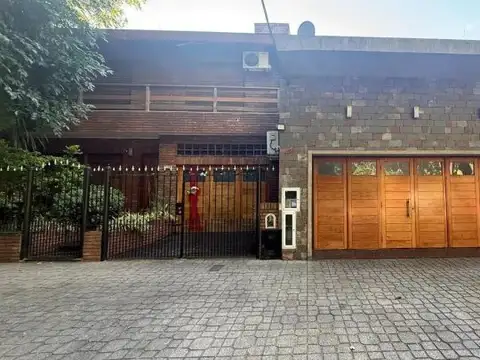 Casa en Venta con 5 cocheras