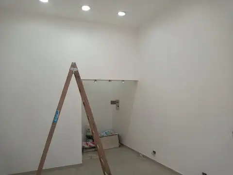 Local Comercial sobre Av. Balbin - Saavedra -