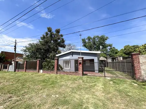 Alquiler Casa 3 Dormitorios. Pérez.