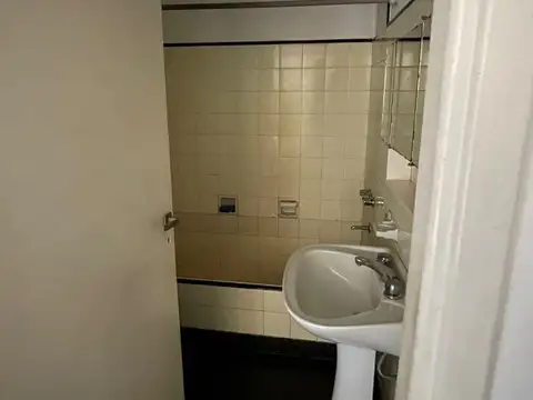 Av. Maipu 3200, Piso 2
