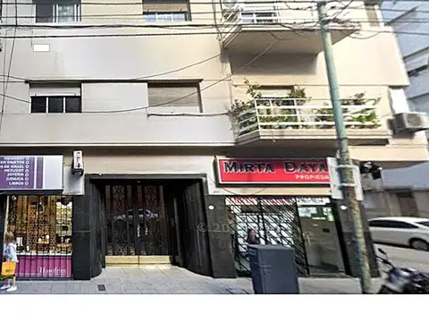 Paso 700, Piso 1