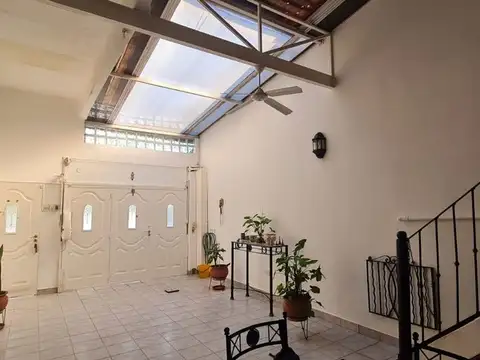 VENTA CASA LOTE PROPIO EN VILLA DEVOTO