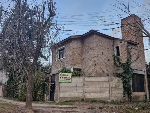 Excelente Casa Frente al Club Alumni - 2 Dormitorios