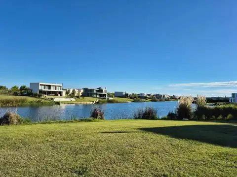 Terreno en venta Naudir a la laguna