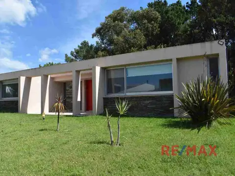 CASA EN VENTA COSTA ESMERALDA - GAS NATURAL