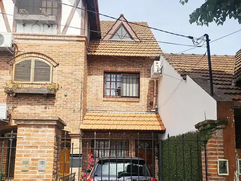 Alquiler Dúplex en Olivos con cochera, patio y terraza - Excelente estado y buena ubicación!