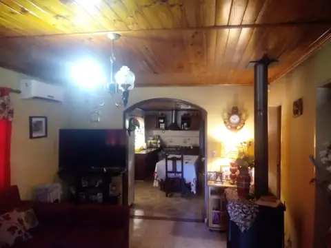 Casa 2 ambientes con 1 baño