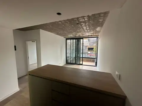 Av Larrazabal 100, Piso 1