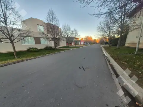 Depto Tipo Casa en Alquiler en Neuquen, $ 2.800.000